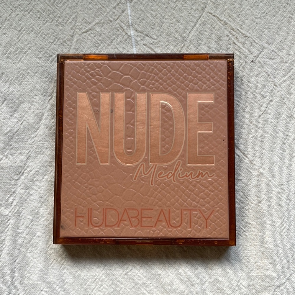 Huda Beauty Nude Palette